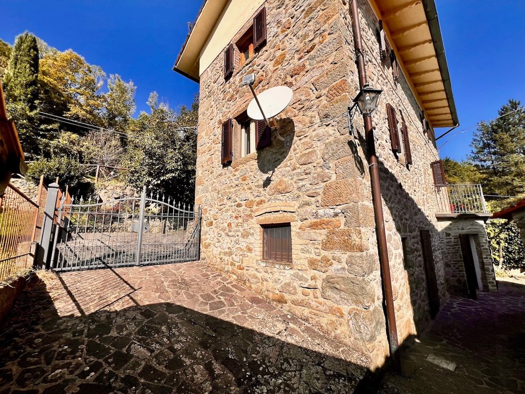 Property photo 2 of 34