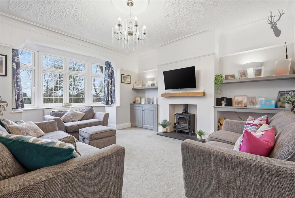 Property photo 2 of 31