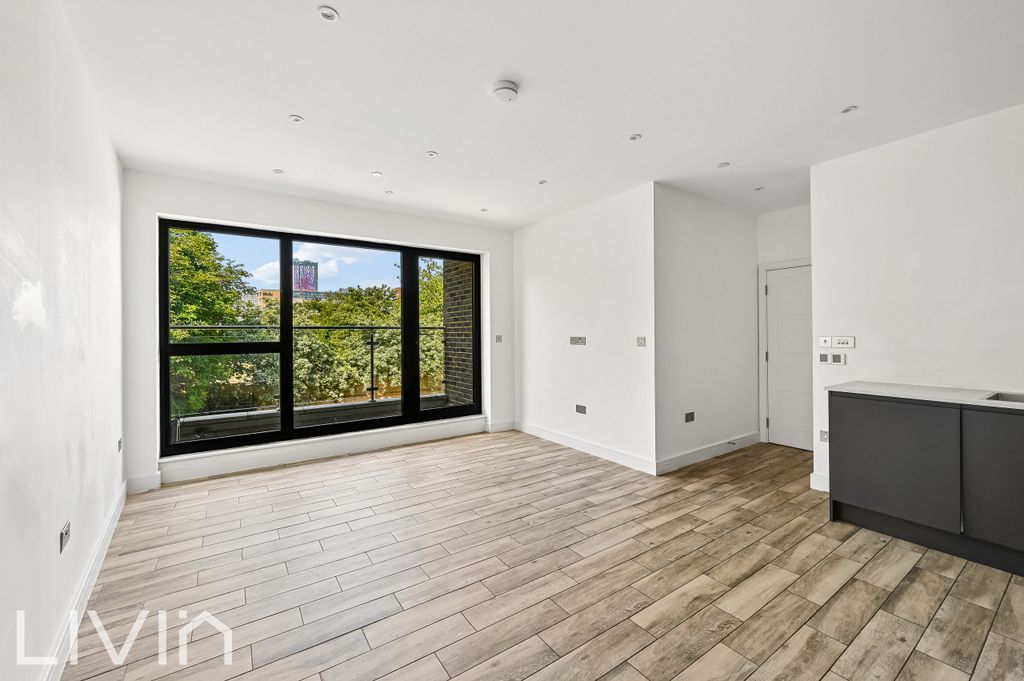 Property photo 1 of 8 1