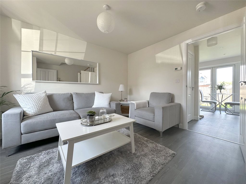 Property photo 2 of 12 Living Room