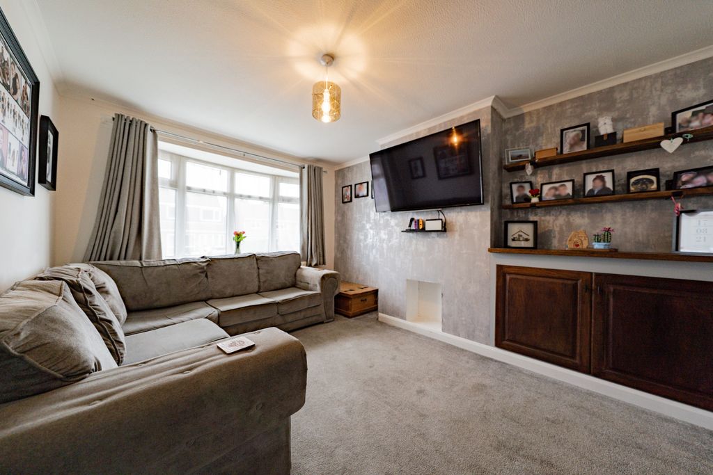 Property photo 3 of 21 Dsc00268