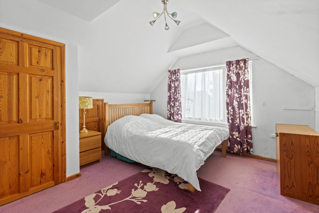 Property photo 3 of 39