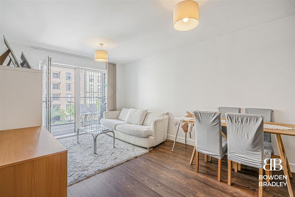 Property photo 2 of 12 Lounge/Diner/Kitchen