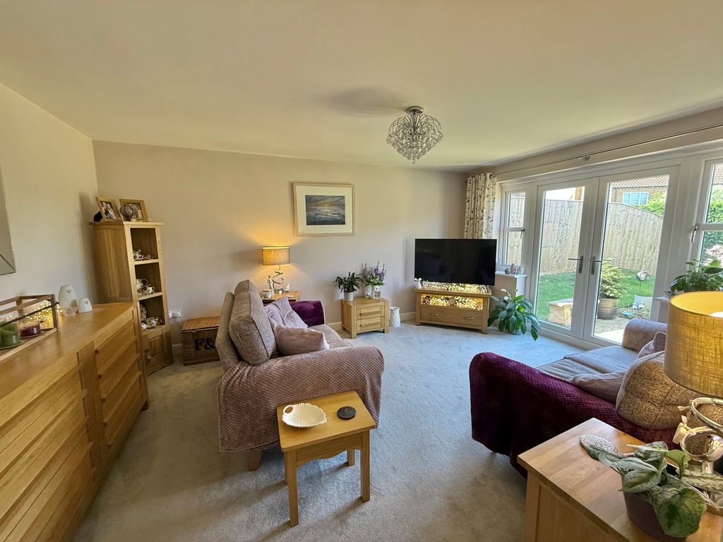 Property photo 3 of 9