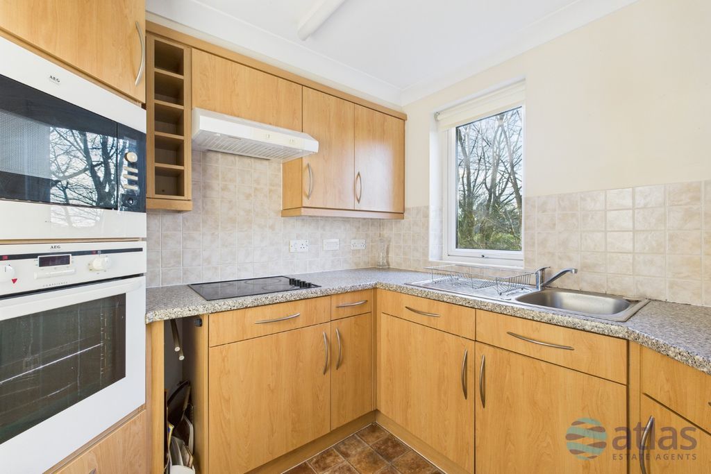 Property photo 3 of 22 Kitchen