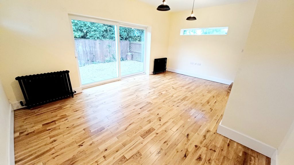 Property photo 2 of 17 20250930_143048