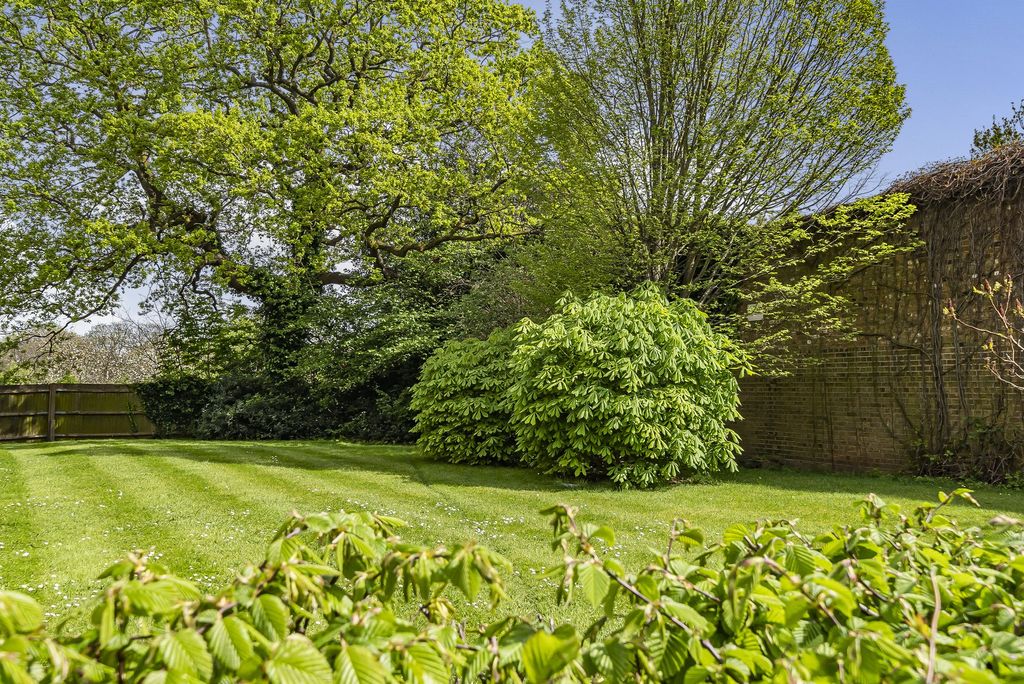 Property photo 2 of 21