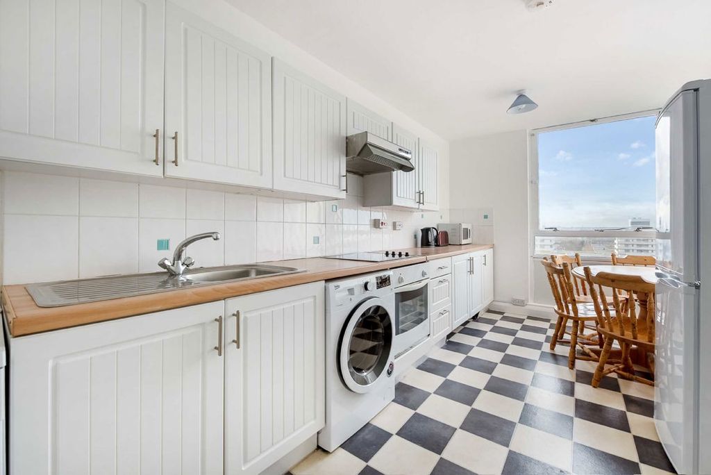 Property photo 3 of 8