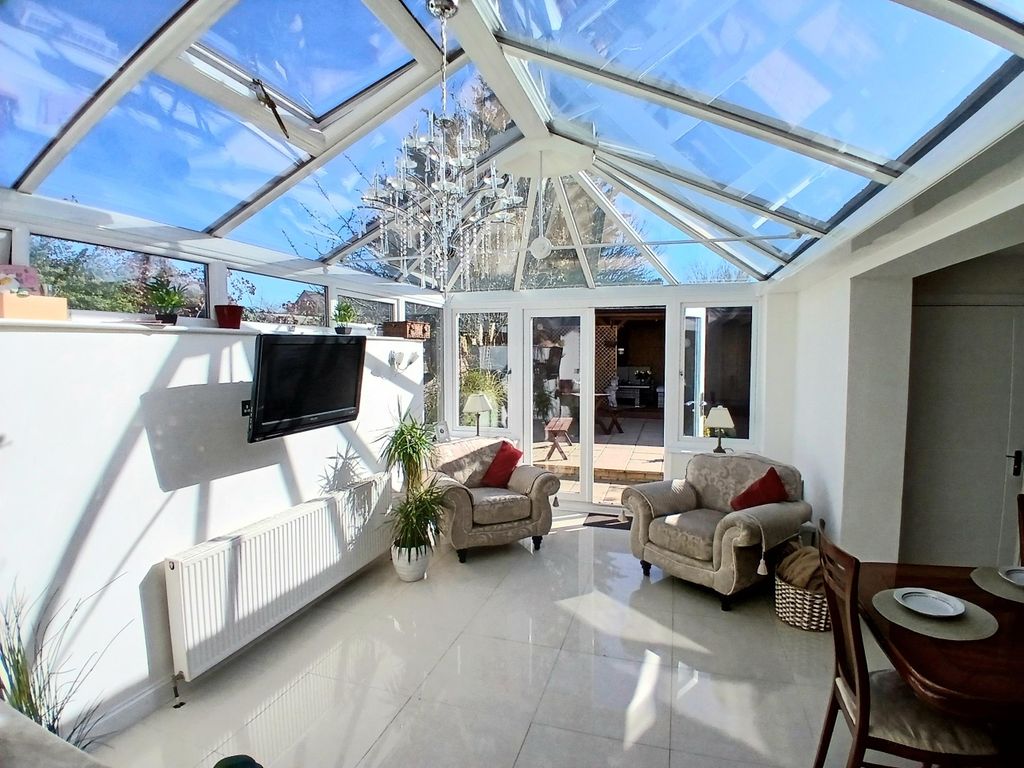 Property photo 2 of 33 Image