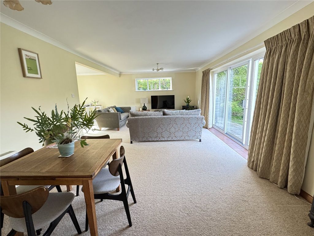 Property photo 2 of 18 Picture No. 34