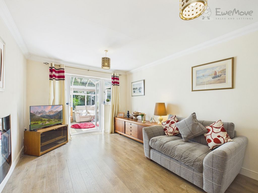 Property photo 3 of 19 Ewemove Tiverton - Woodland Close