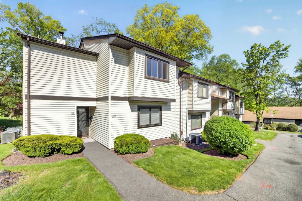 Property photo 1 of 25