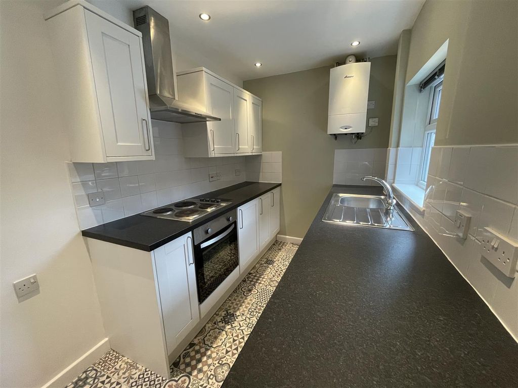 Property photo 2 of 16 Kitchen