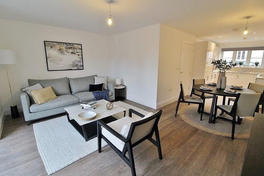 Property photo 2 of 13