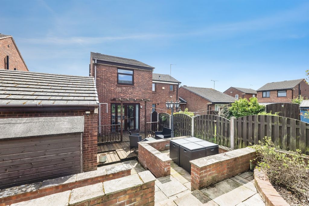 Property photo 2 of 12