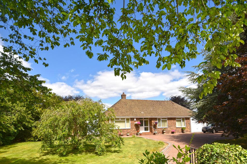 Property photo 2 of 24 Rowan