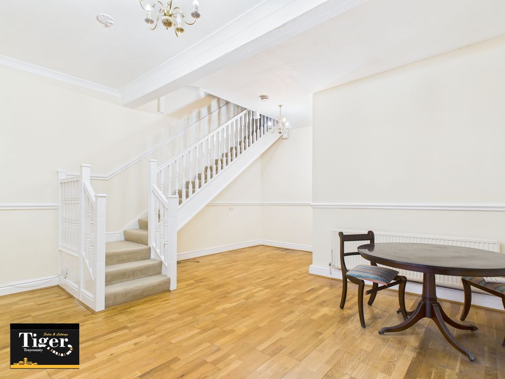 Property photo 2 of 18 Cam02176G0-Pr0787-Still002