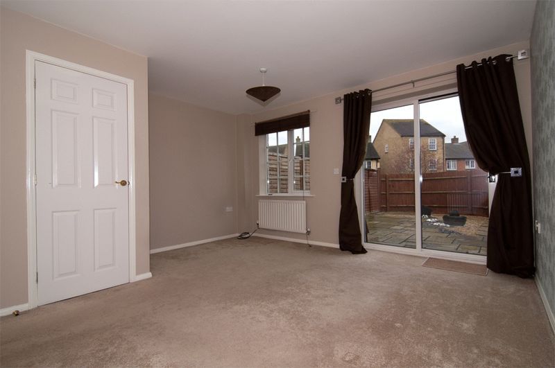 Property photo 2 of 7 Lounge/Living Room