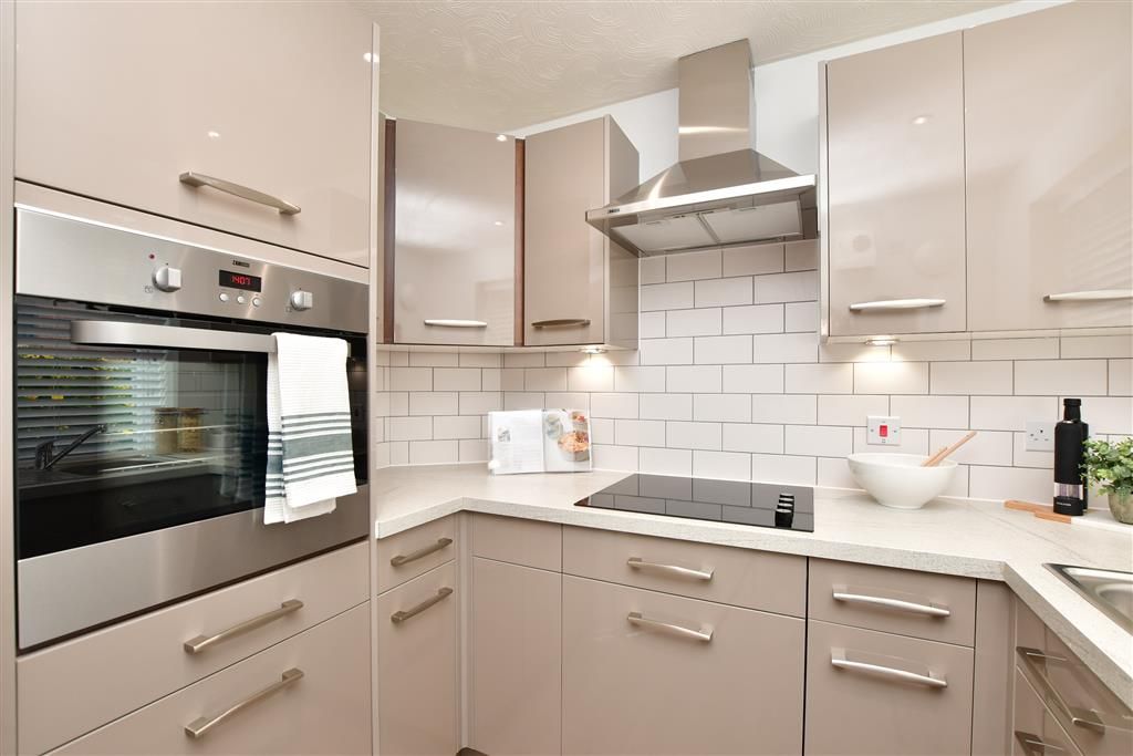 Property photo 1 of 9 Kitchen