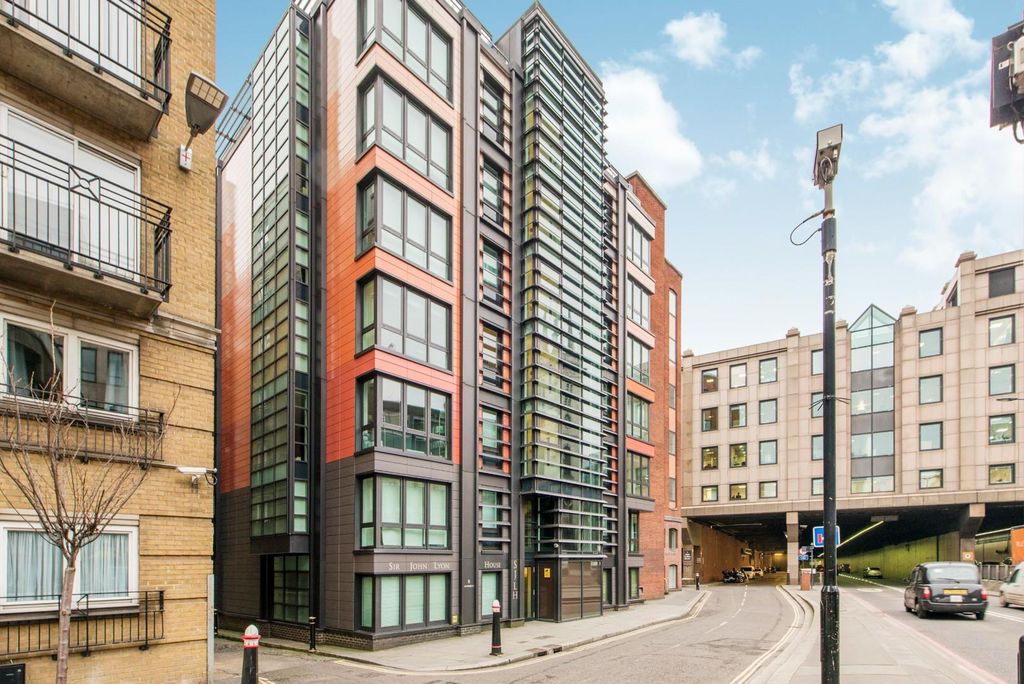 Property photo 1 of 11 12100_Hunters_Shoreditch_Flat_14_Sir_John_Lyon_Hou
