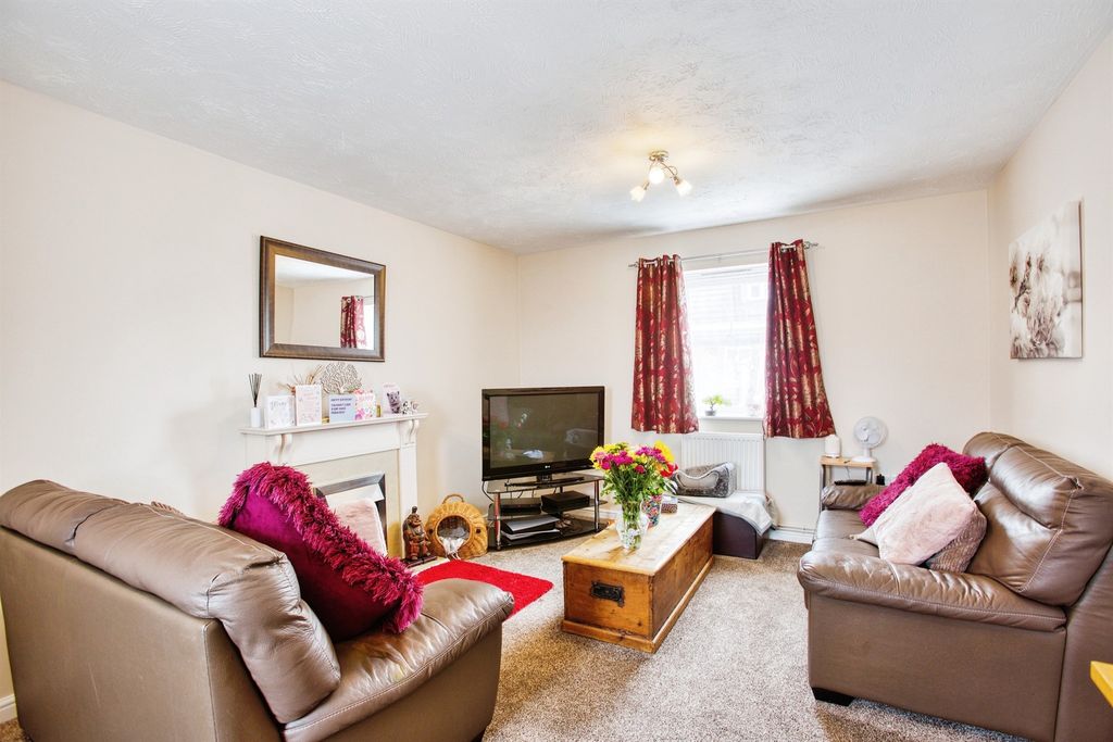 Property photo 2 of 10