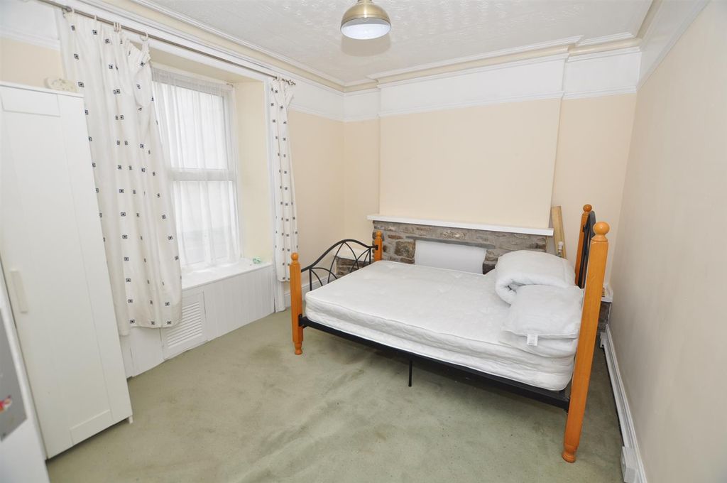 Property photo 2 of 14 Ground Floor Bedroom 1