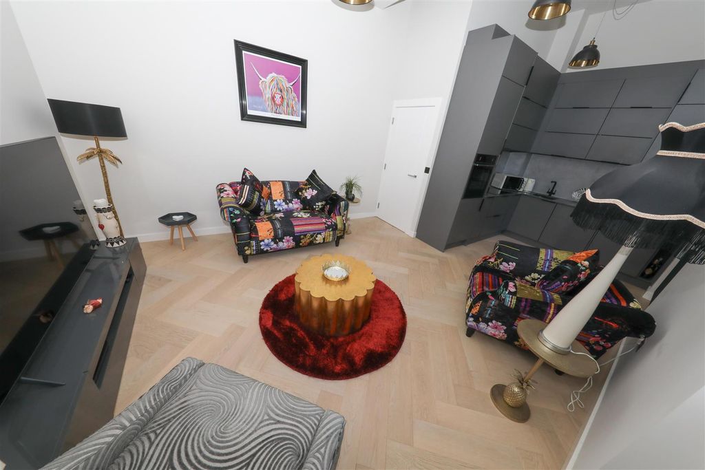 Property photo 2 of 23 B