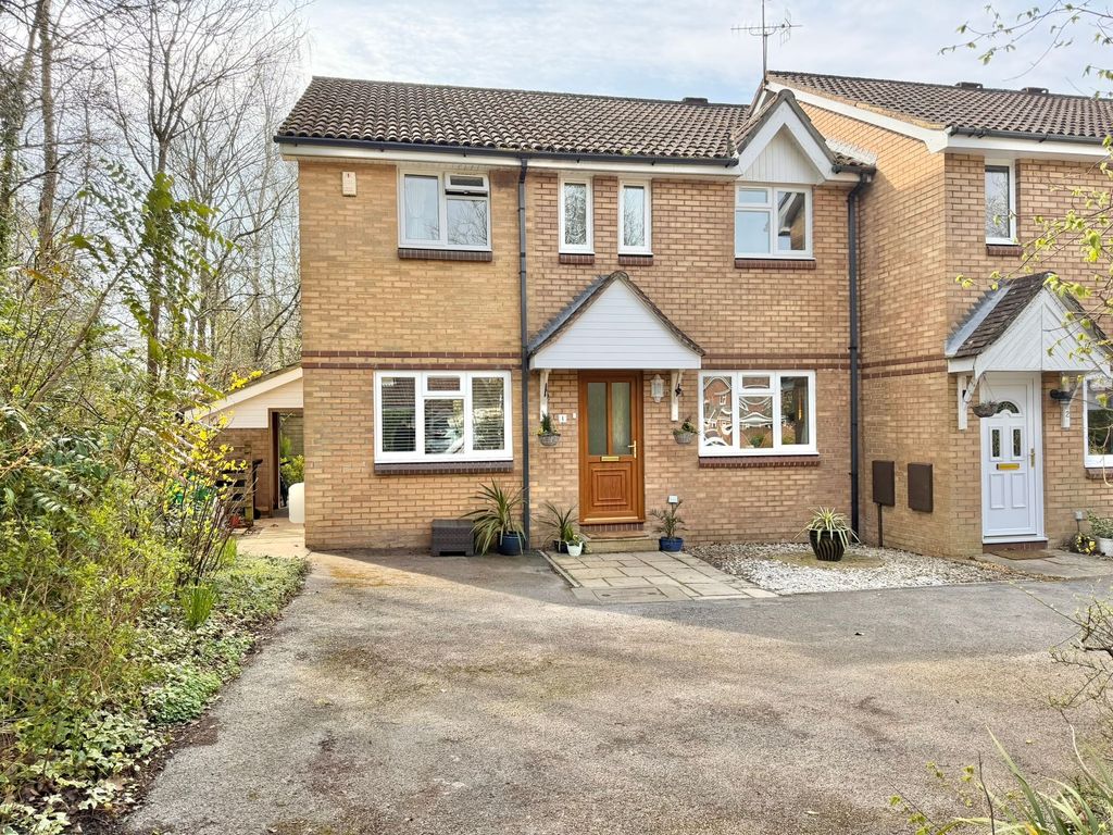 Property photo 1 of 32