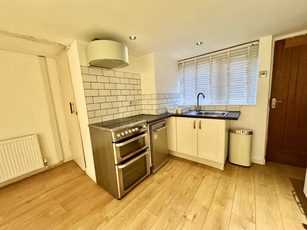 Property photo 3 of 11 Img_4466