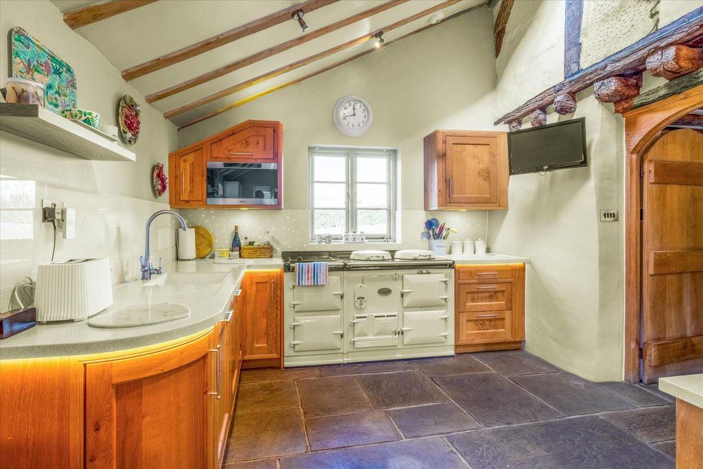 Property photo 3 of 31 Image