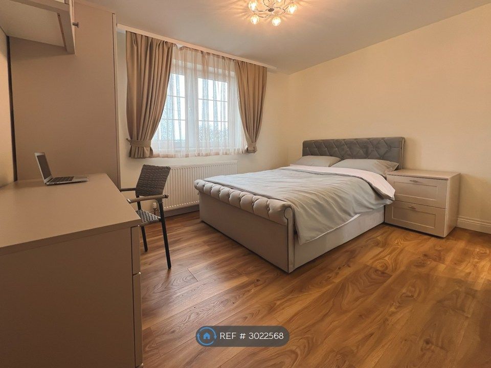 Property photo 2 of 31 Room 2 Double ( Large Room)