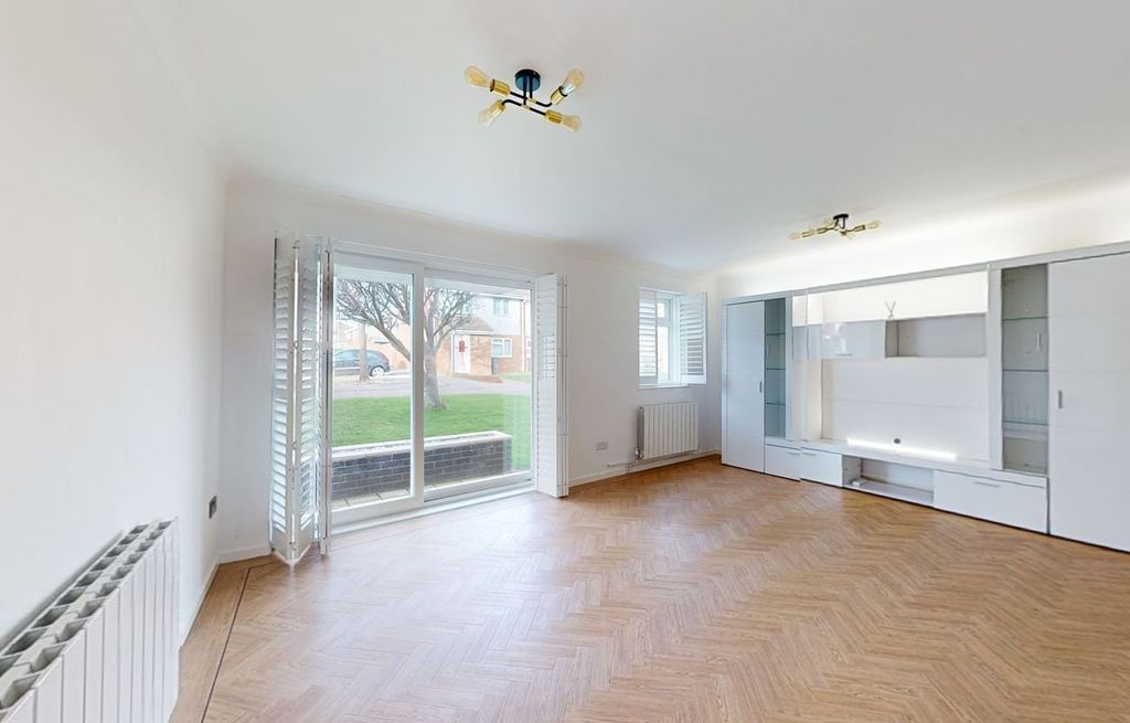 Property photo 2 of 7 Picture 2