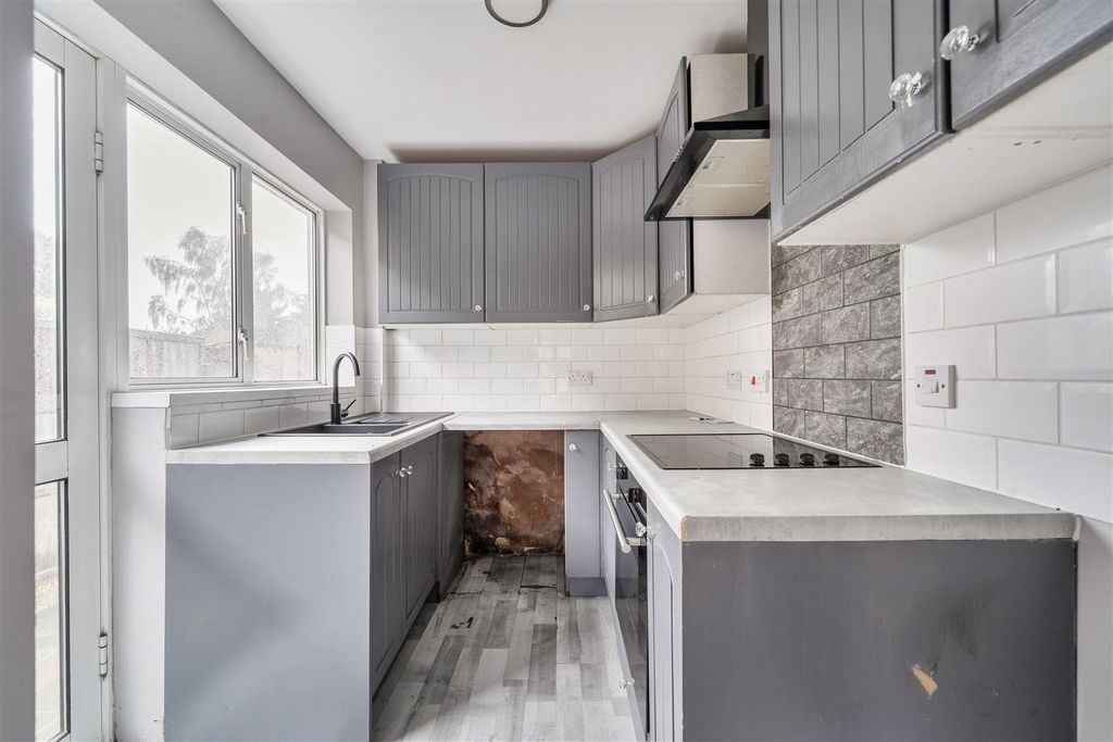 Property photo 2 of 17 Hastings Way - Kitchen.Jpg