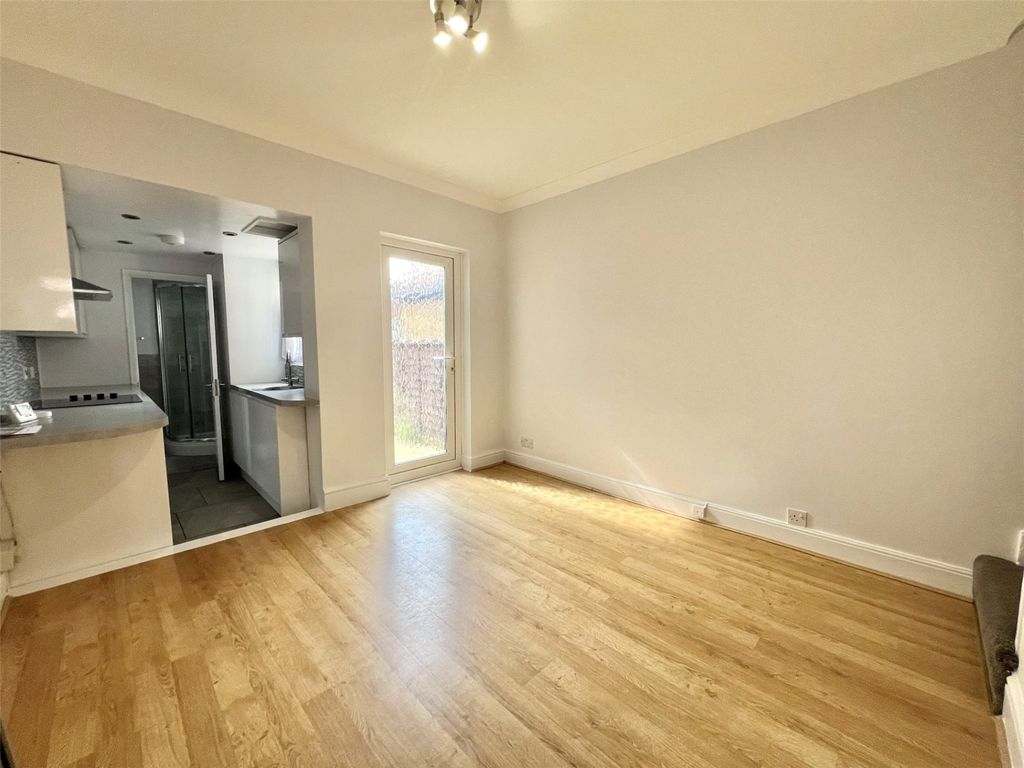 Property photo 3 of 18 Picture No. 14