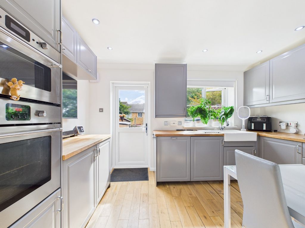 Property photo 2 of 10 4458302