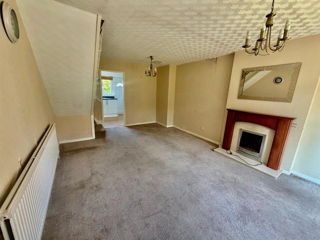 Property photo 2 of 16 Living / Dining Room: