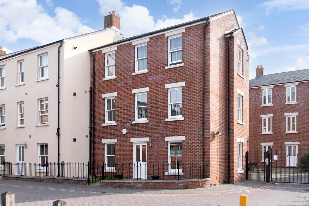 Property photo 3 of 6