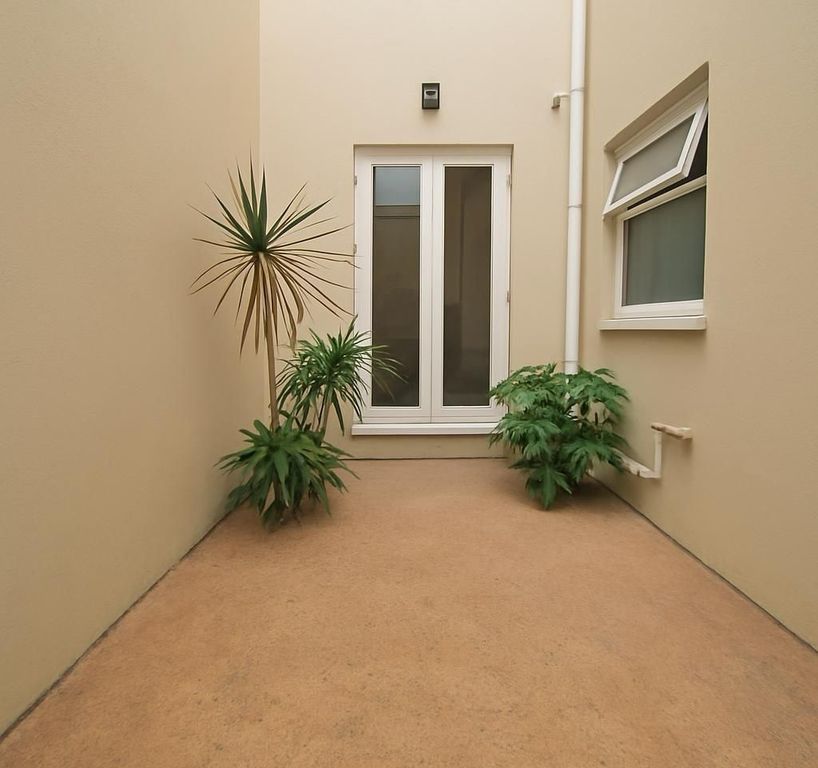 Property photo 2 of 11 16
