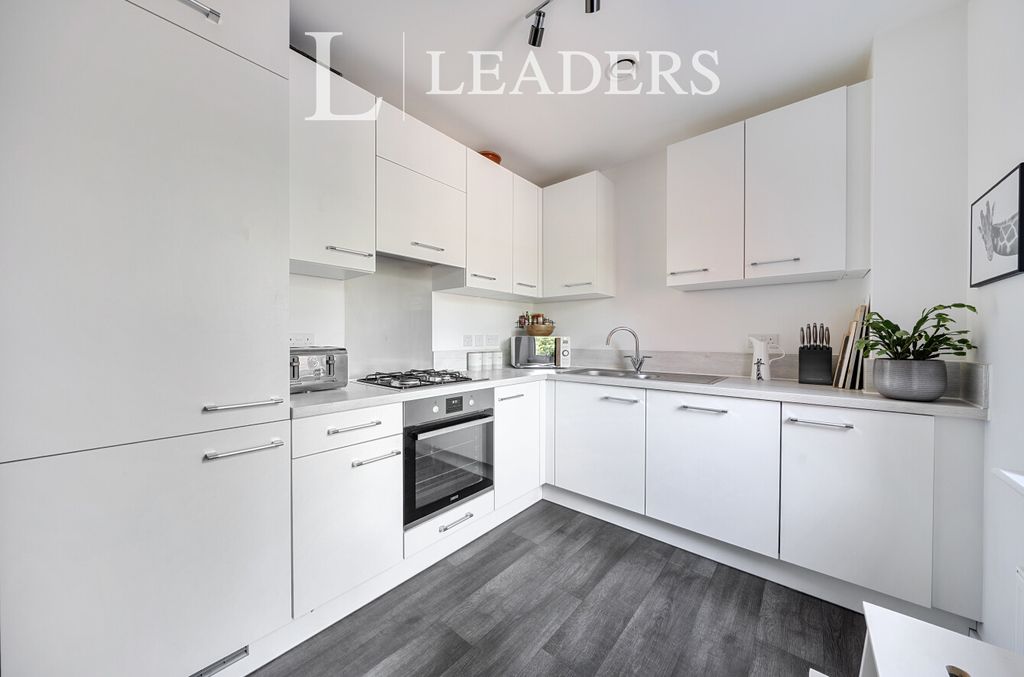 Property photo 3 of 21 35Bd441F-1Ad7-484...