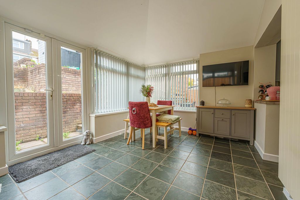 Property photo 3 of 33 1