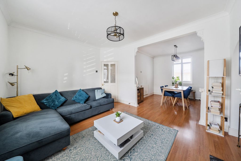 Property photo 1 of 19 1493638-10-6A6325...