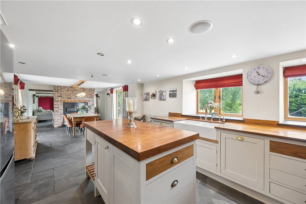 Property photo 3 of 33 Picture No. 60