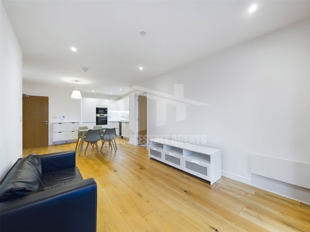 Property photo 2 of 15 Picture No. 30