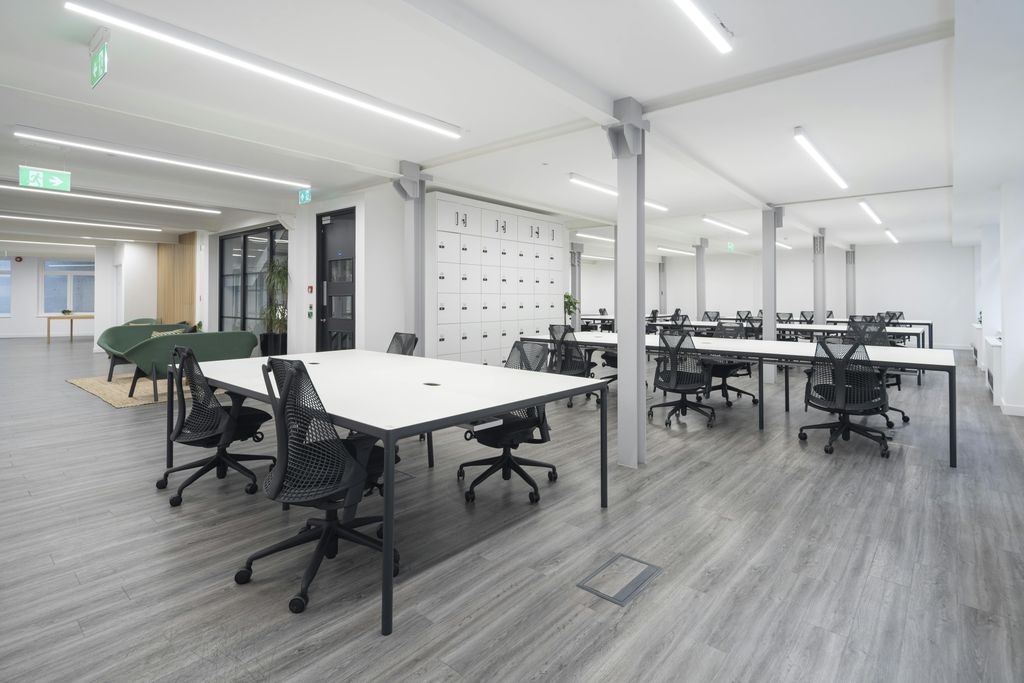 Property photo 3 of 26 1st Floor - Fully Fitted