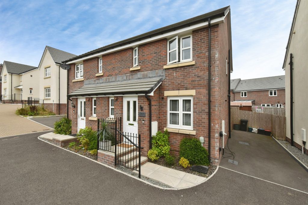 Property photo 1 of 33