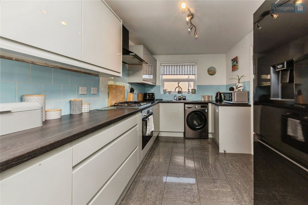 Property photo 2 of 14 Picture No. 35