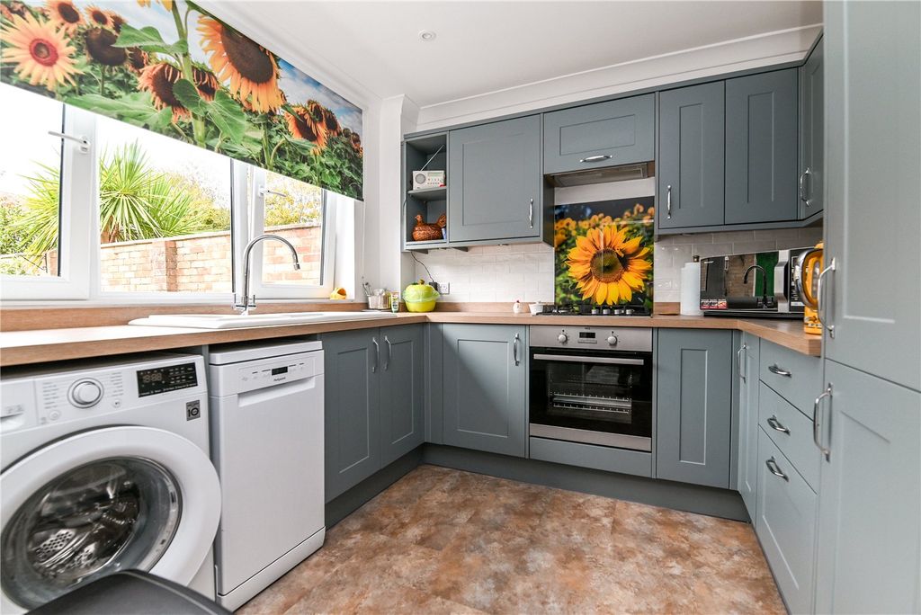 Property photo 2 of 17 Picture No. 03