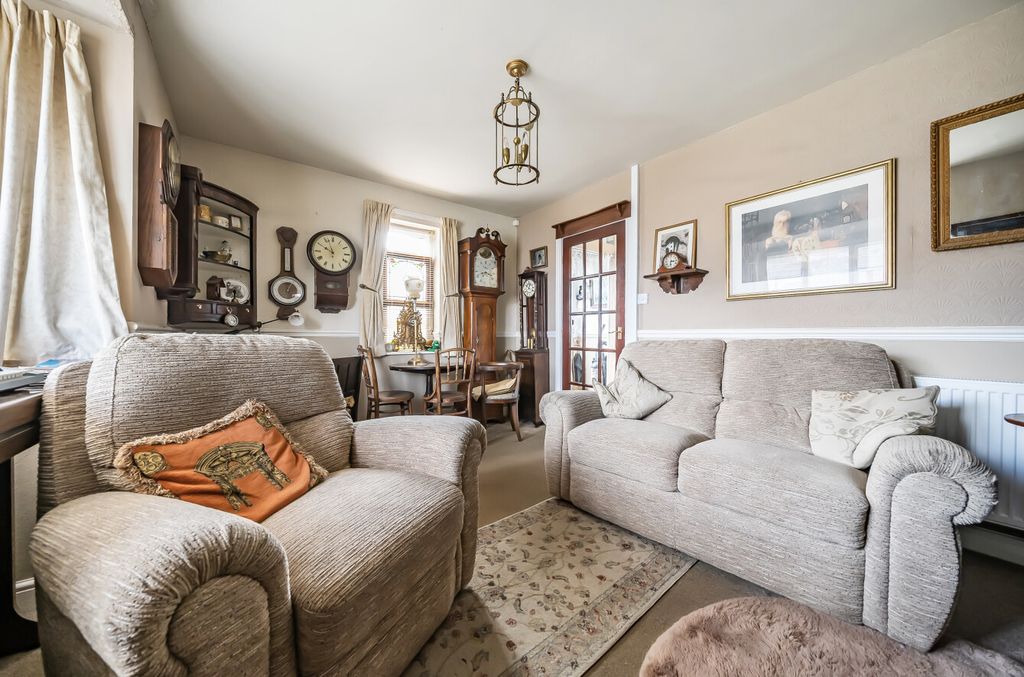 Property photo 3 of 23 1345080-11-68Adca...