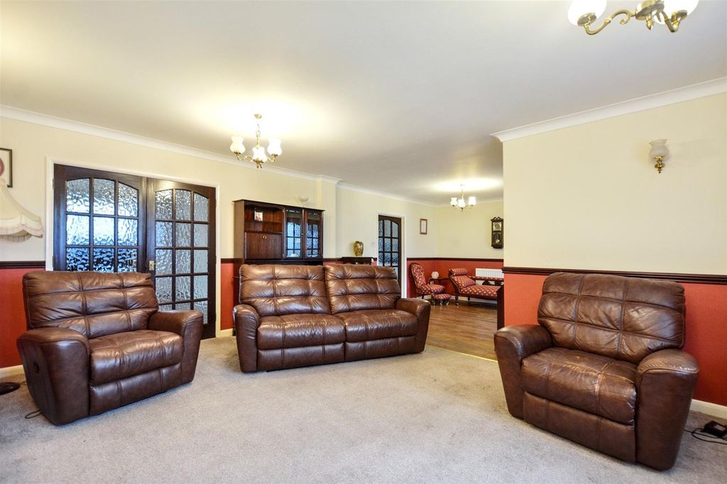 Property photo 3 of 22 Lounge_4.Jpeg