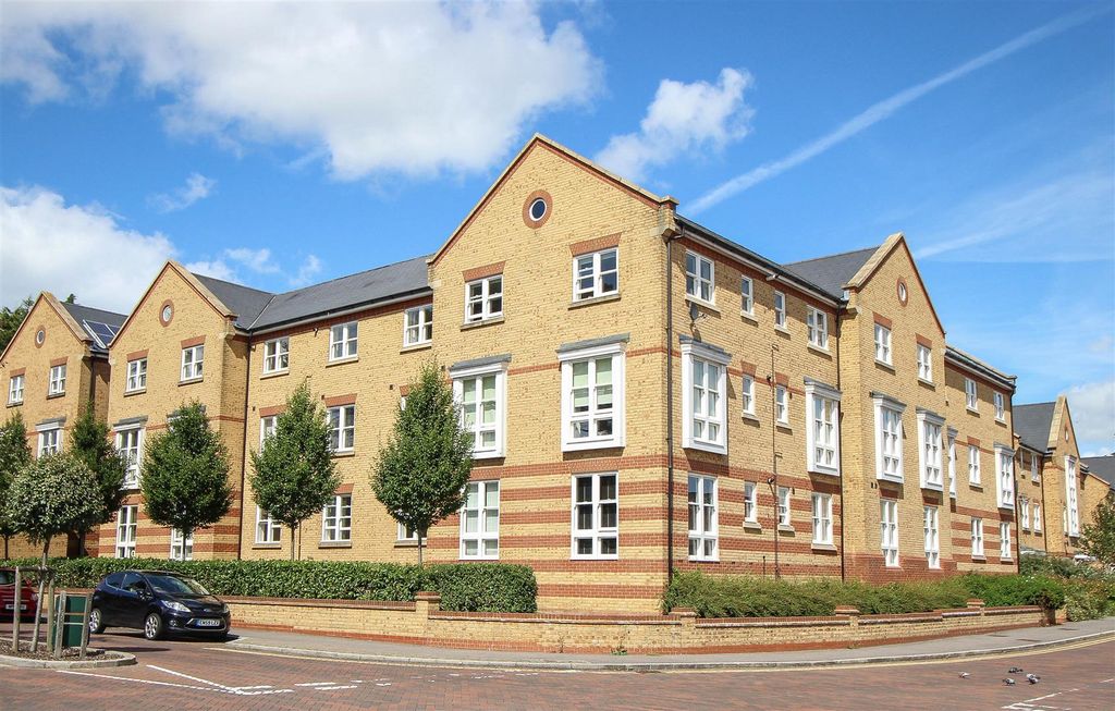 Property photo 1 of 12 Chapman Way 57 Frt2.Jpg
